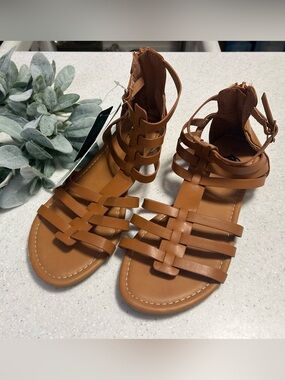 NWT Brown Gladiator Sandals Zip Back Strappy Size 10